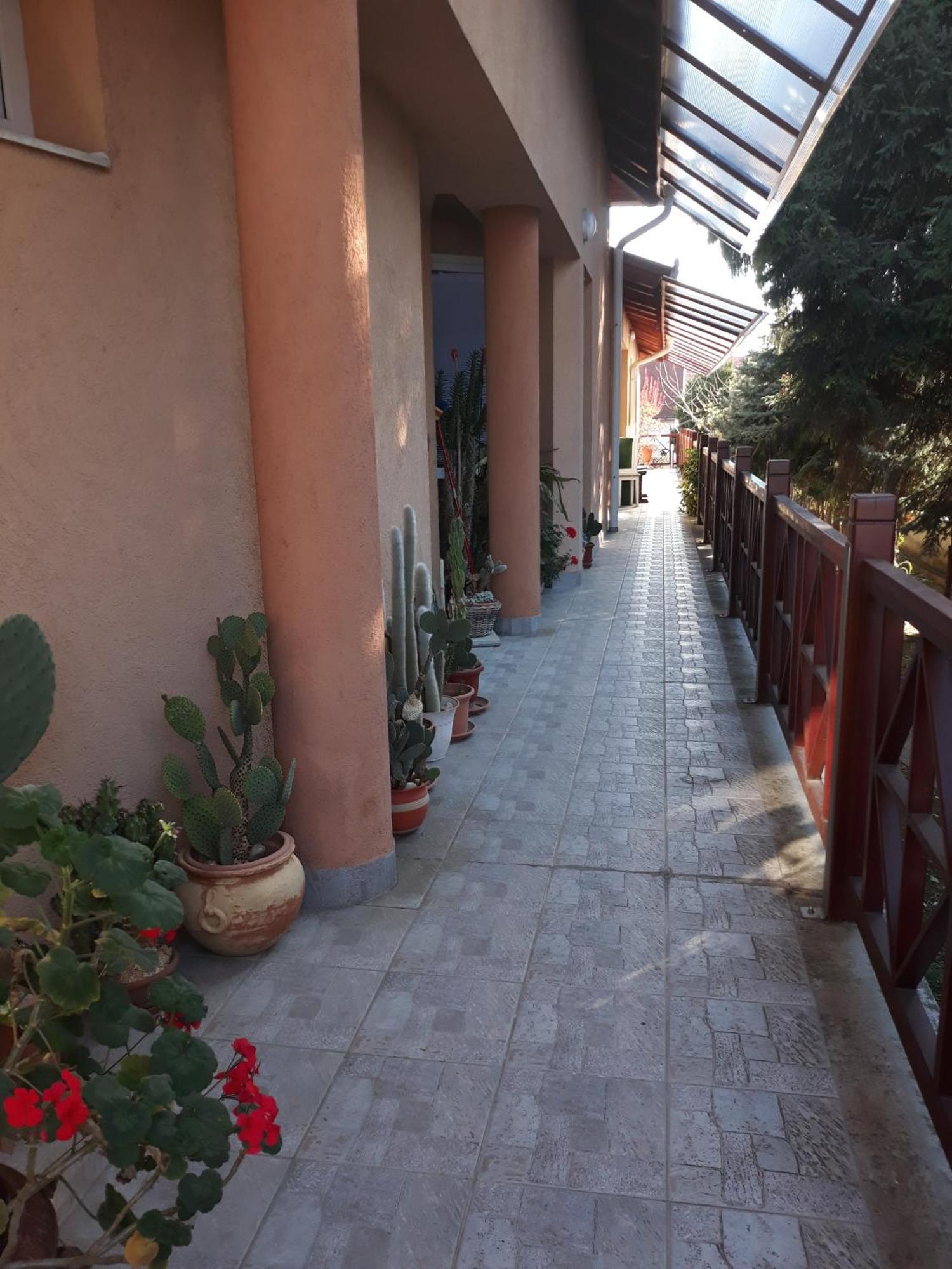 Kenezy Lux Apartman Vendeghaz Hajdúszoboszló Buitenkant foto