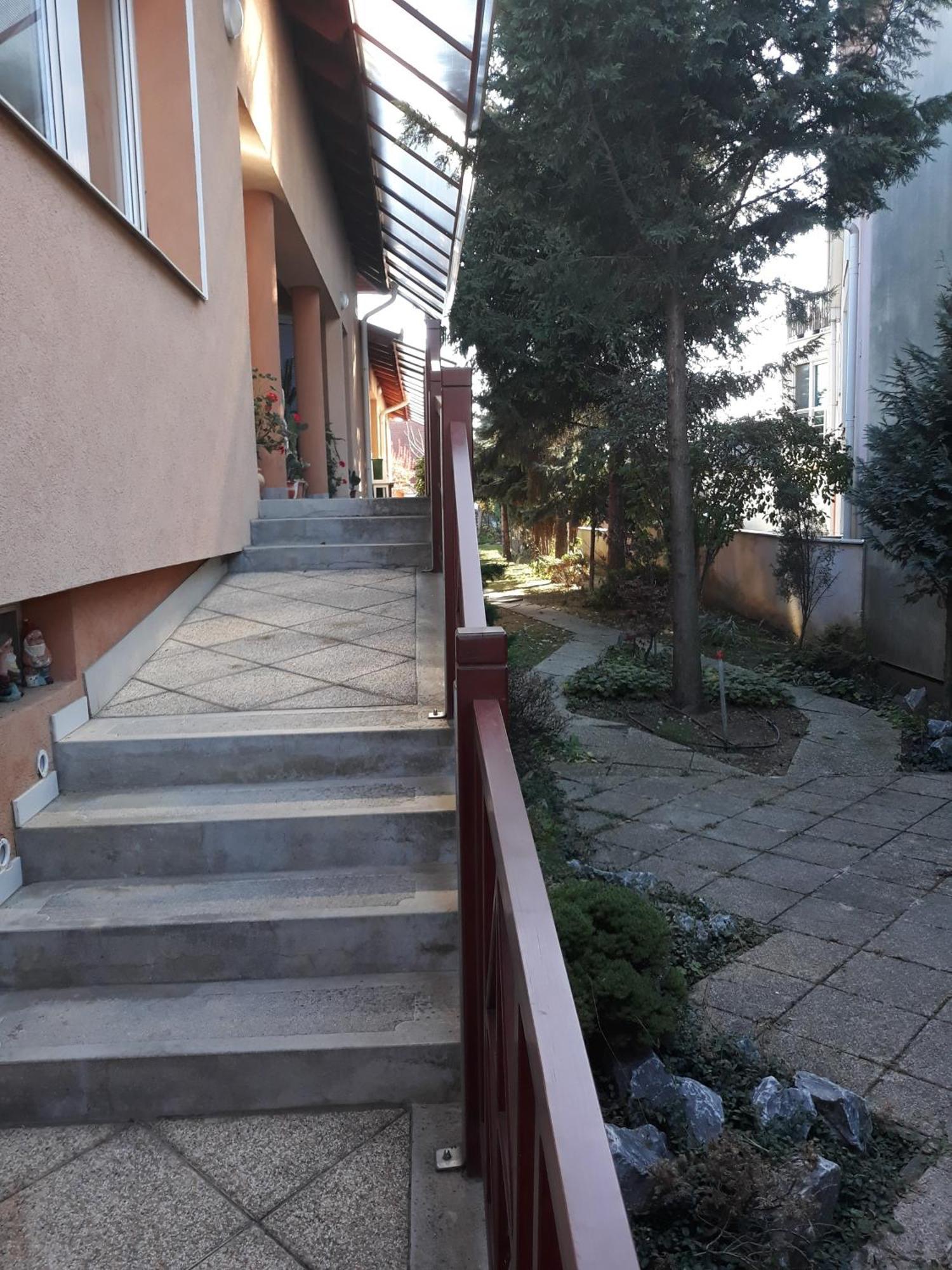 Kenezy Lux Apartman Vendeghaz Hajdúszoboszló Buitenkant foto