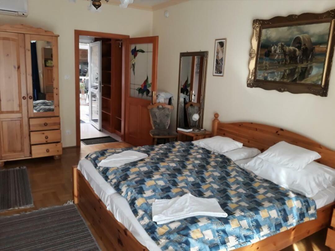 Kenezy Lux Apartman Vendeghaz Hajdúszoboszló Buitenkant foto