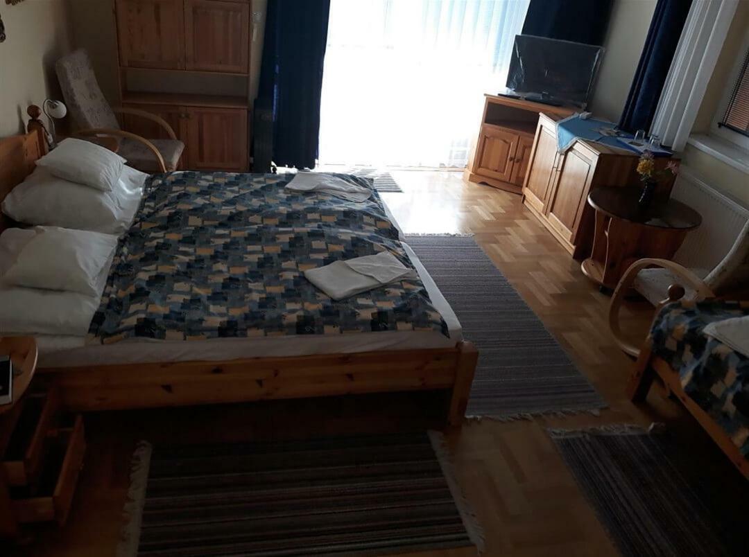 Kenezy Lux Apartman Vendeghaz Hajdúszoboszló Buitenkant foto